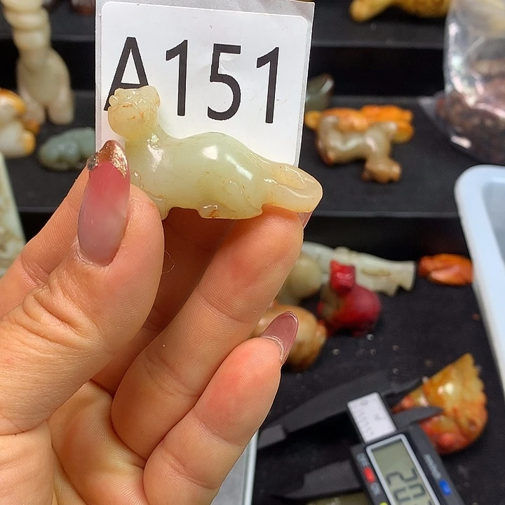 巴***哥和田玉未镶嵌颈饰