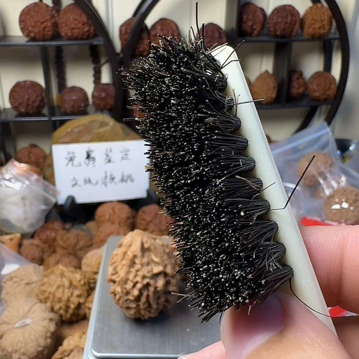 文玩核桃猪鬃刷子