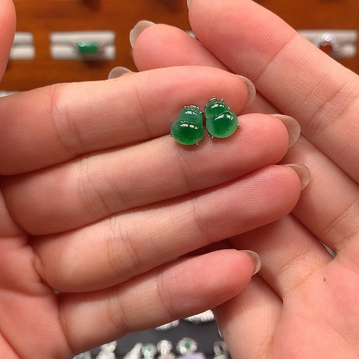 茶***.翡翠银S925镶嵌颈饰耳钉