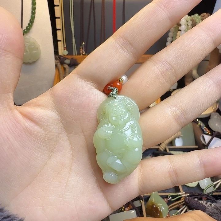 和田玉未镶嵌颈饰