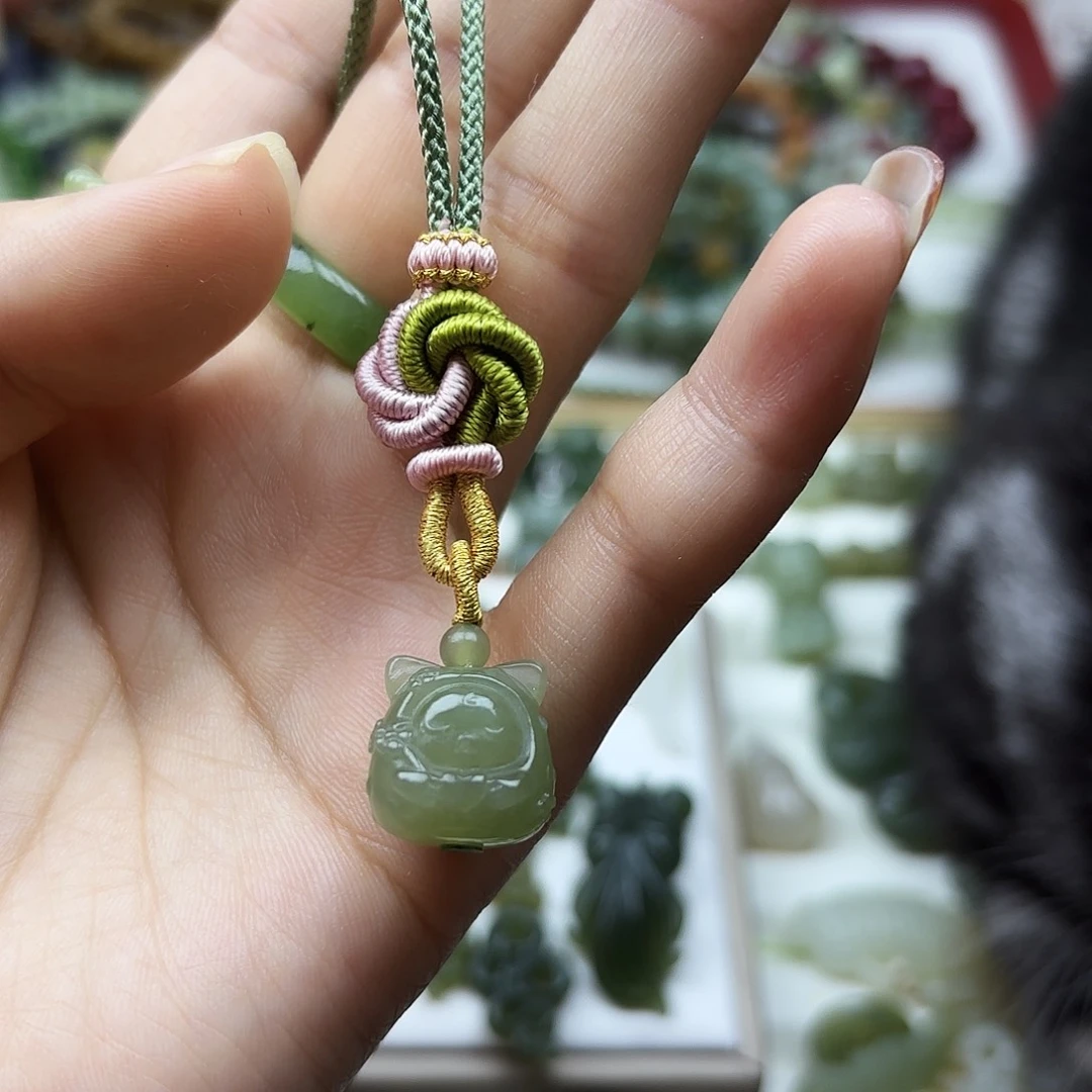 和田玉颈饰未镶嵌花枝狐狸吊坠