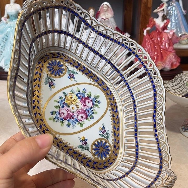 欧洲中古瓷器摆件