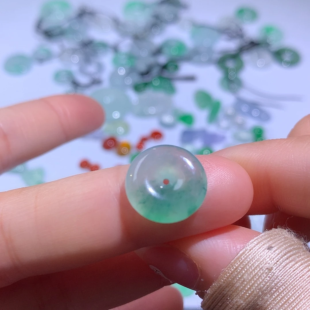 翡翠颈饰未镶嵌扣