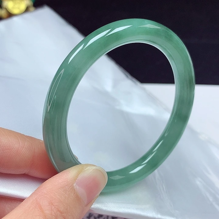 未镶嵌手镯（圆镯）翡翠55圈