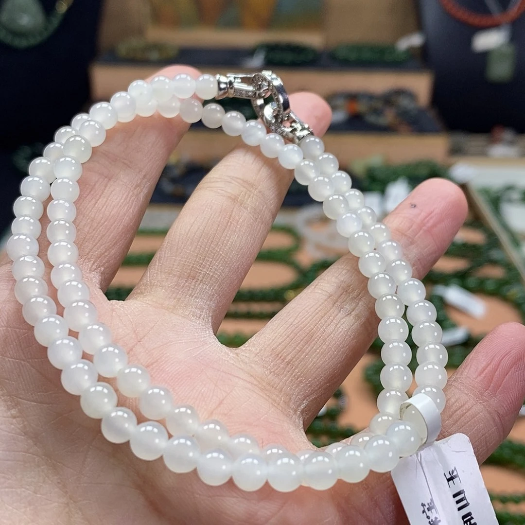 颈饰未镶嵌和田玉（白玉）