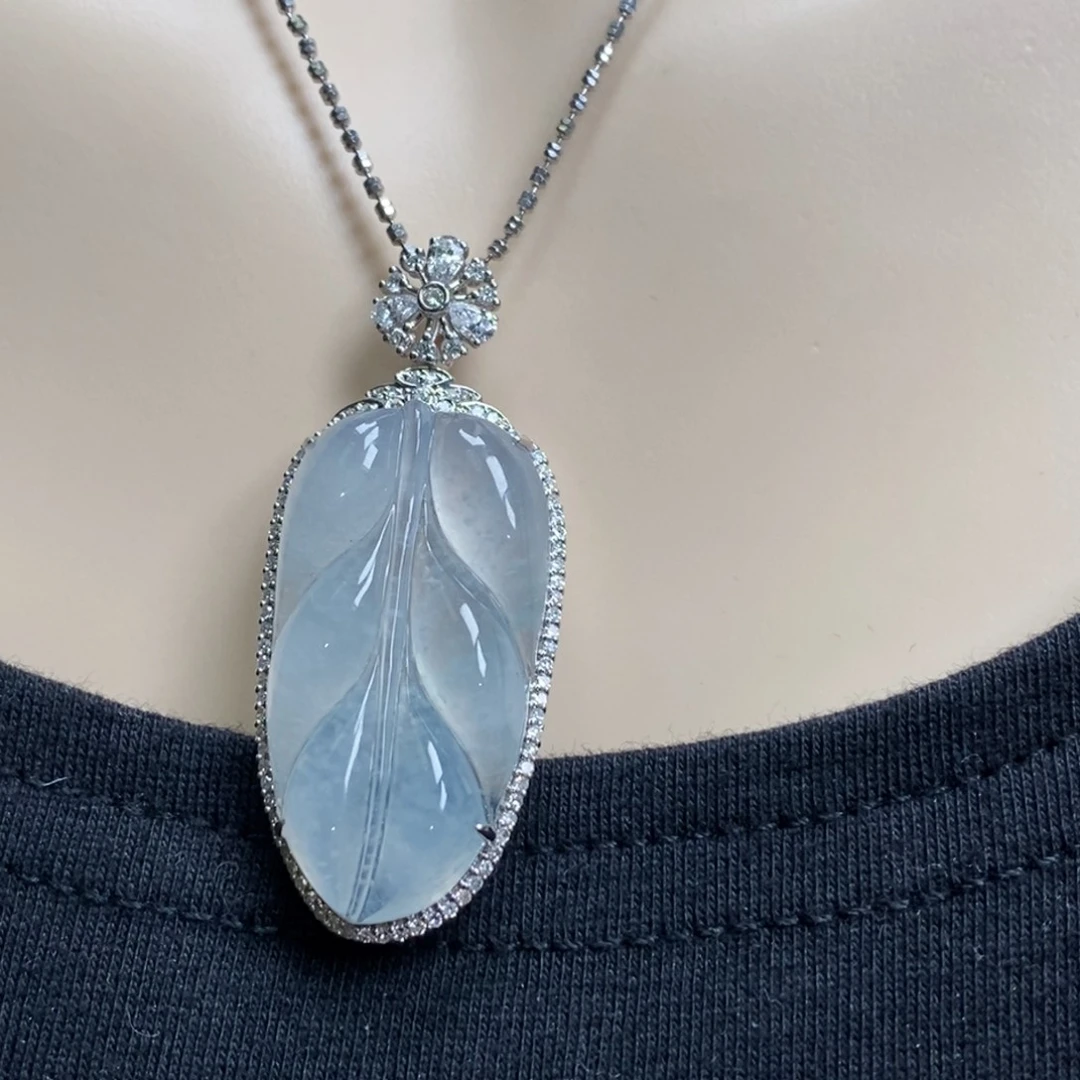 翡翠吊坠(赠链)18K金镶嵌