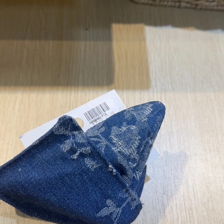 布艺铁合金三角抓