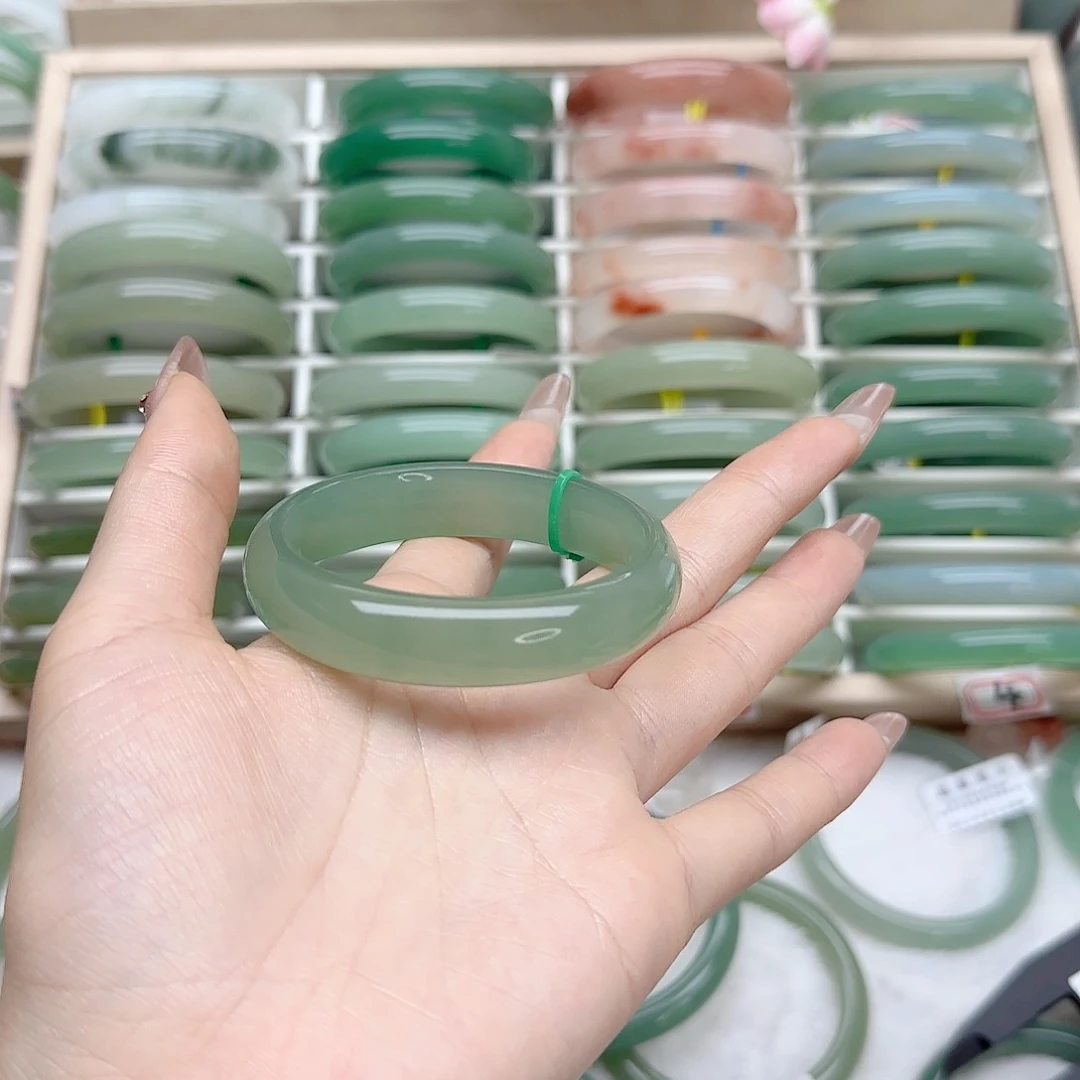 石英质玉手镯未镶嵌53口径