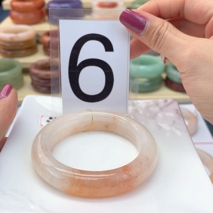 石英质玉未镶嵌手镯