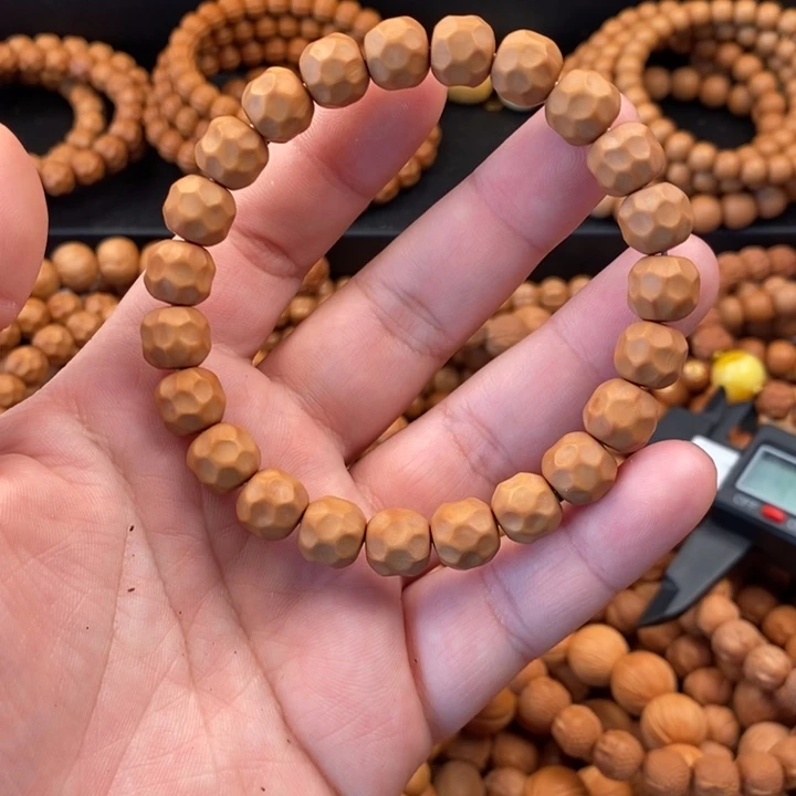 娜****微瑕泛油二等奶酪