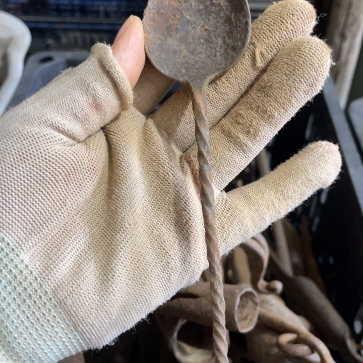 铁***谢瓷片孤品微瑕看好下单