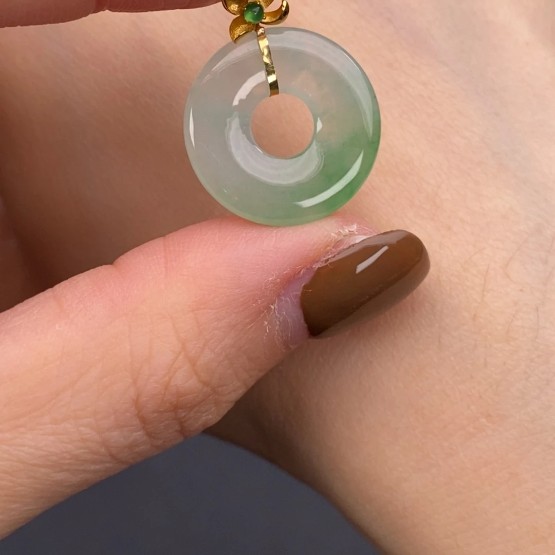 翡翠18K金镶嵌颈饰翡翠首饰