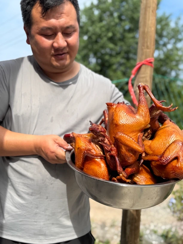 湖南怀化辰溪米熏鸡鸭