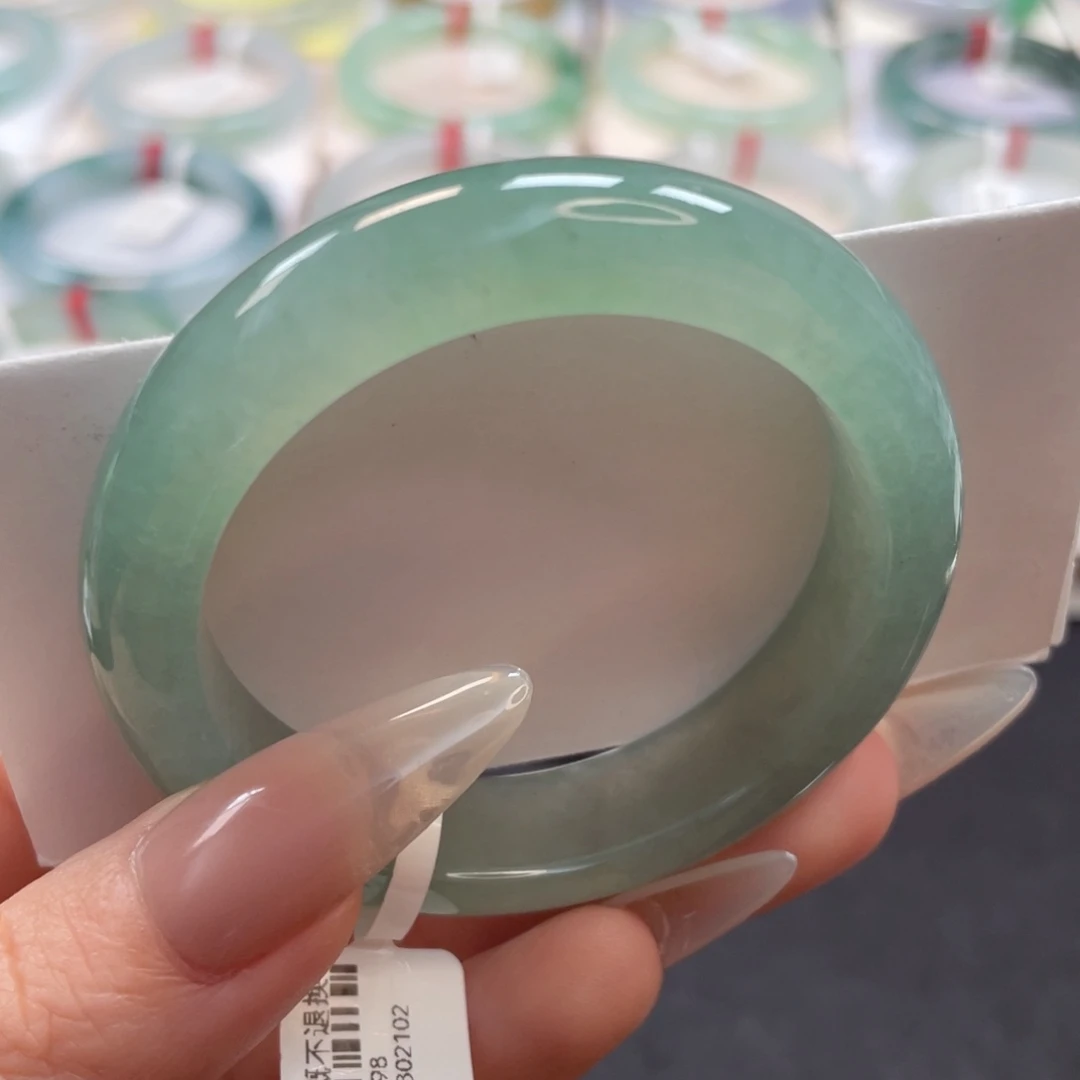 翡翠手镯未镶嵌47.8微起光冰冰绿31号