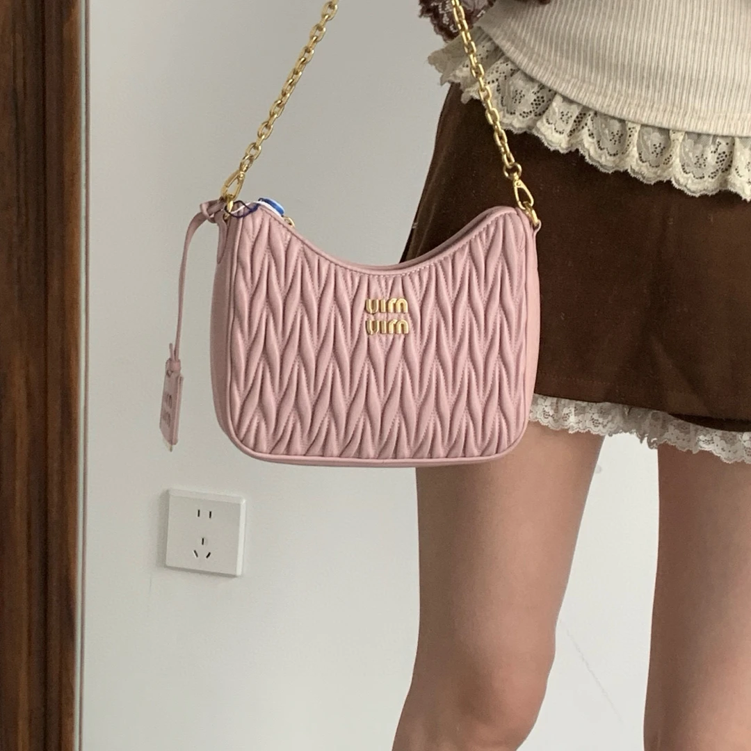 95新 MIU MIU/缪缪 miumiu 粉色褶皱hobo腋下包