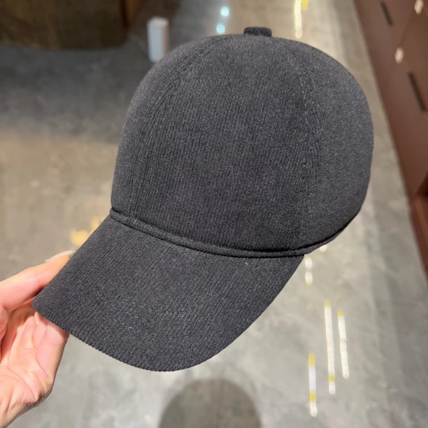 棒球帽灯芯绒条绒立体有型减龄男女可戴百搭