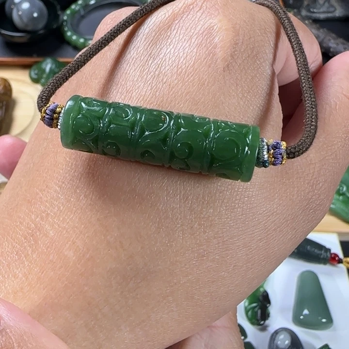 和田玉未镶嵌颈饰定制