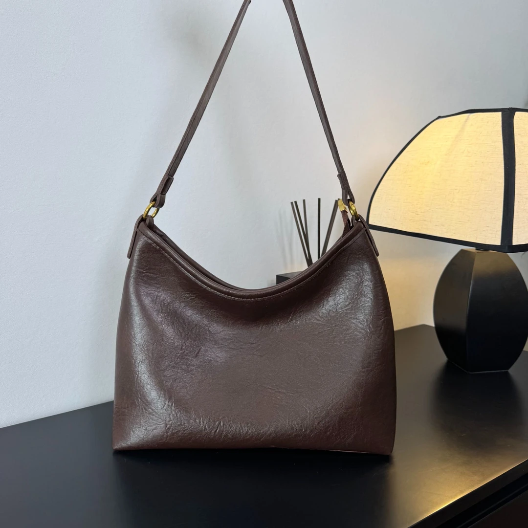 2025秋冬新款软皮大容量咖色单肩斜跨包包双肩带通勤宝妈百搭女包