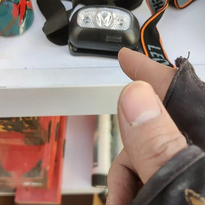 感应头灯随机发一个