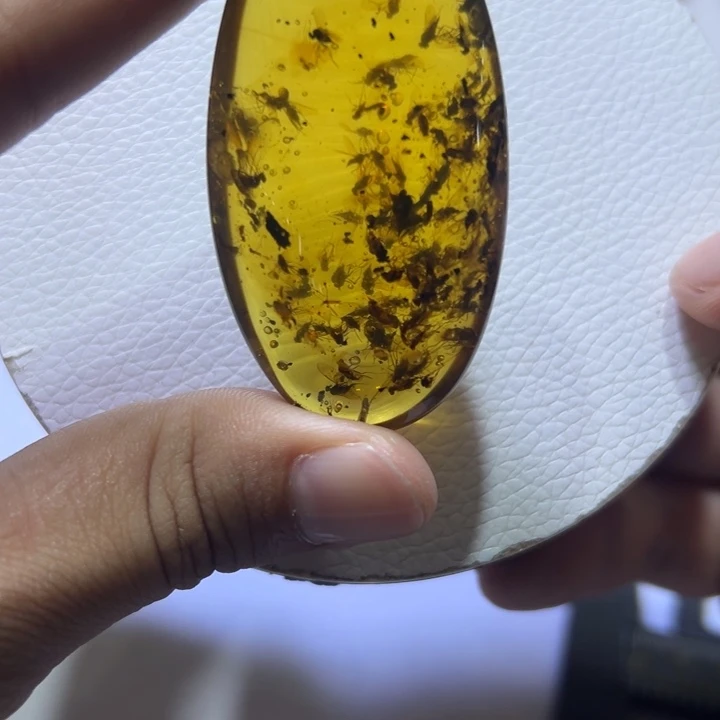 未镶嵌颈饰琥珀琥珀吊坠