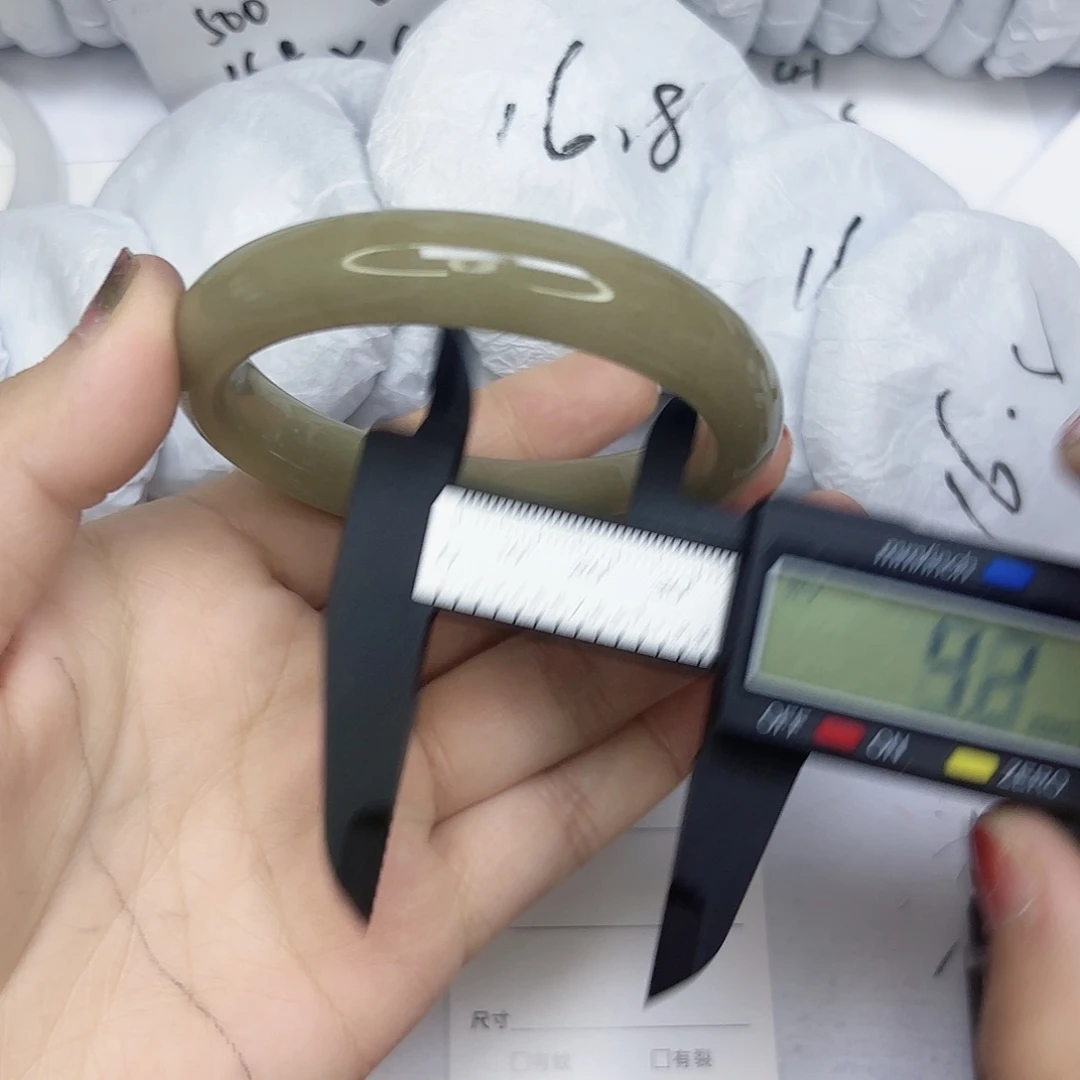 石英质玉未镶嵌手镯15/5859