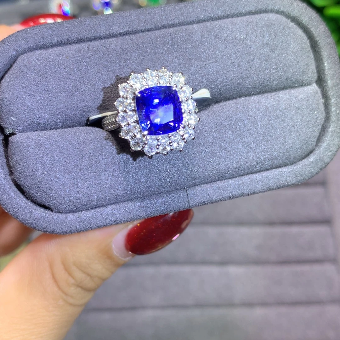 戒指18K金镶嵌蓝宝石4.01ct