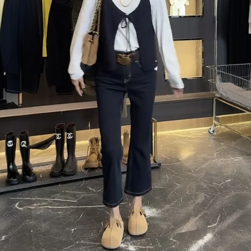 极简风明线设计直筒牛仔裤女2025秋季新款复古高腰显瘦九分微喇裤