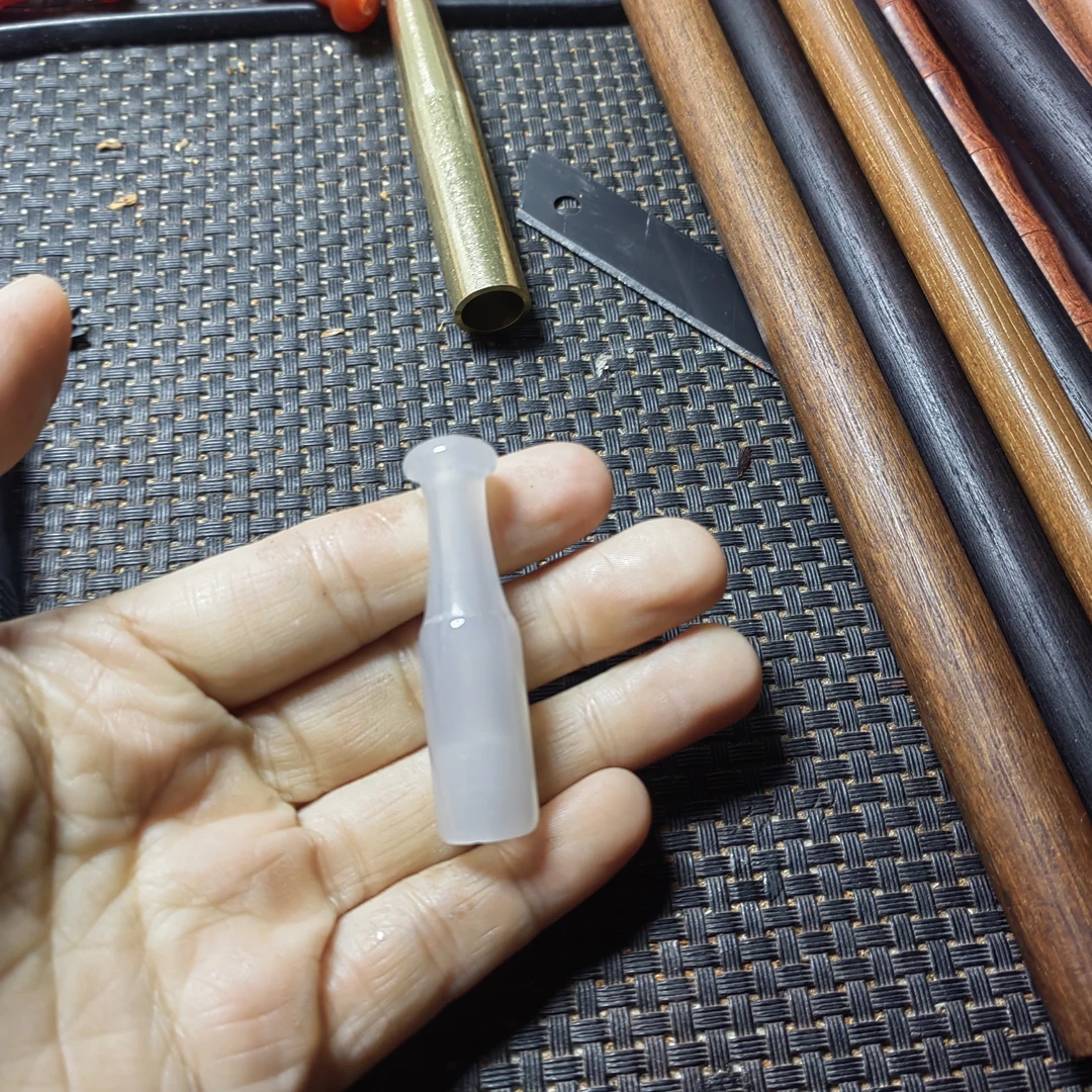 天然玛瑙汗烟嘴小