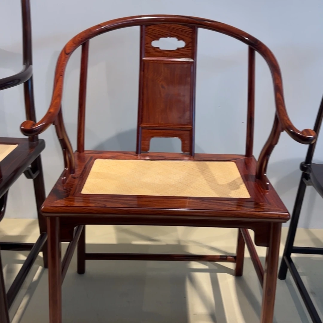 钟***行铁新号经常参加妈妈