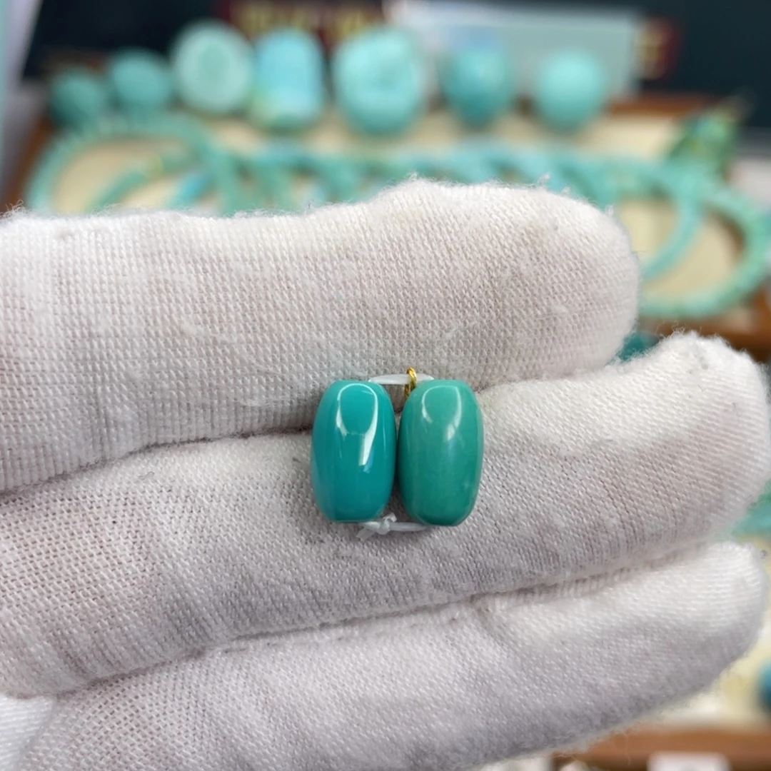 绿松石未镶嵌颈饰