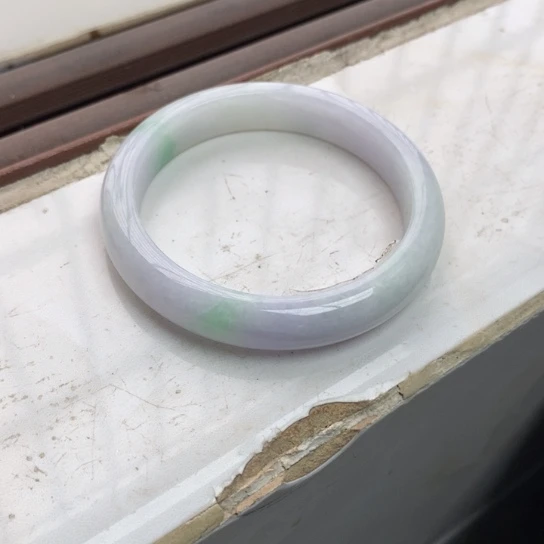 翡翠手镯未镶嵌翡翠手镯