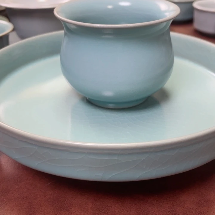 仿古釉天青玉兰杯