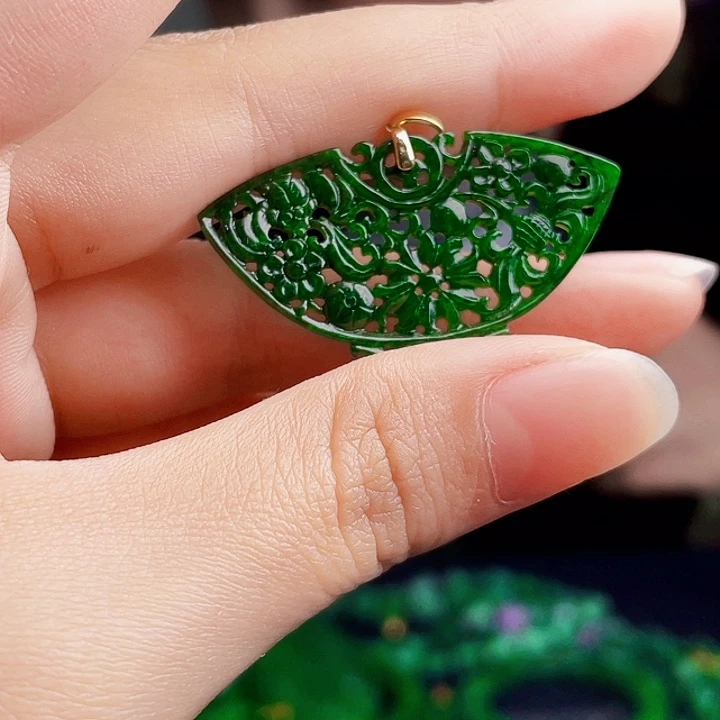 翡翠18K金镶嵌颈饰多样性