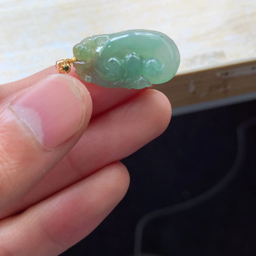 翡翠颈饰18K金镶嵌吊坠