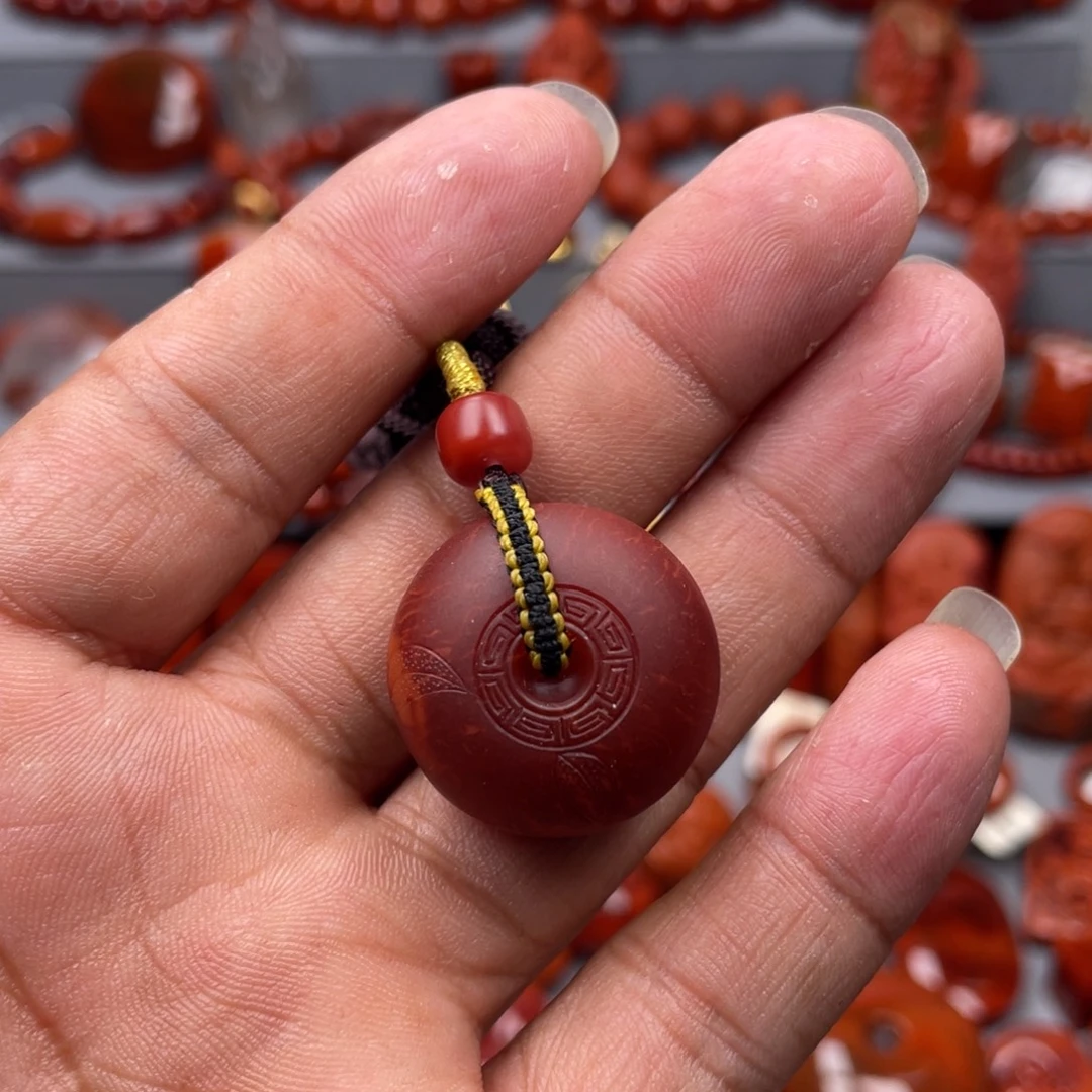 南红玛瑙未镶嵌珠宝奇石吊坠