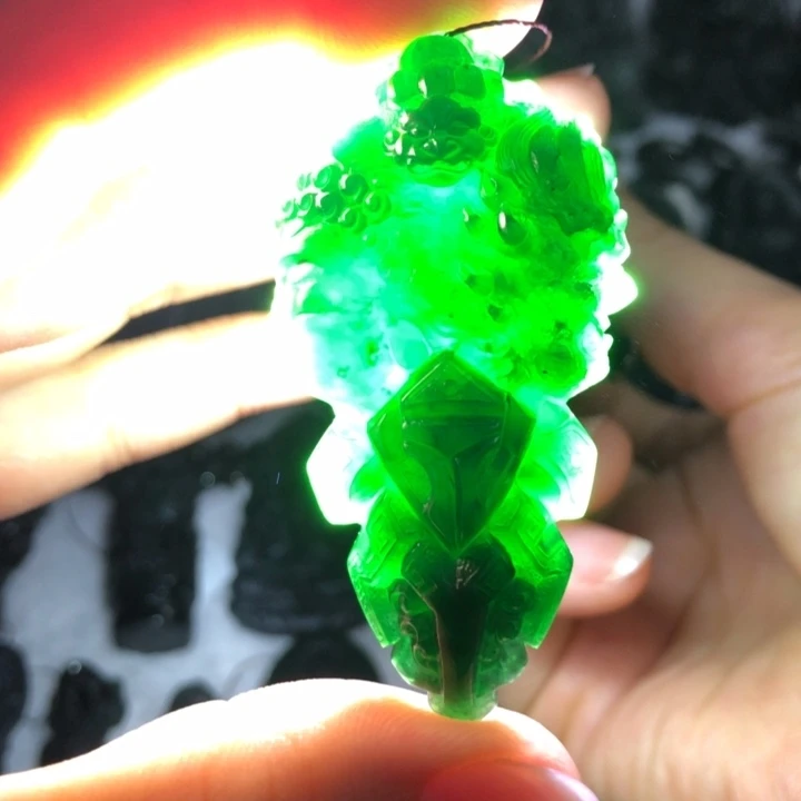 翡翠未镶嵌颈饰杵