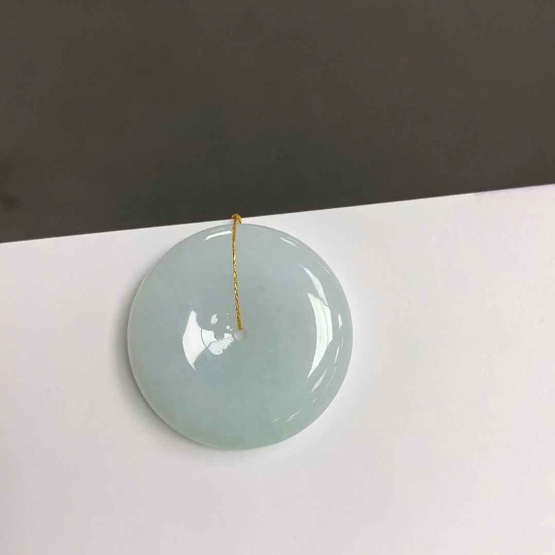 翡翠未镶嵌颈饰平安扣