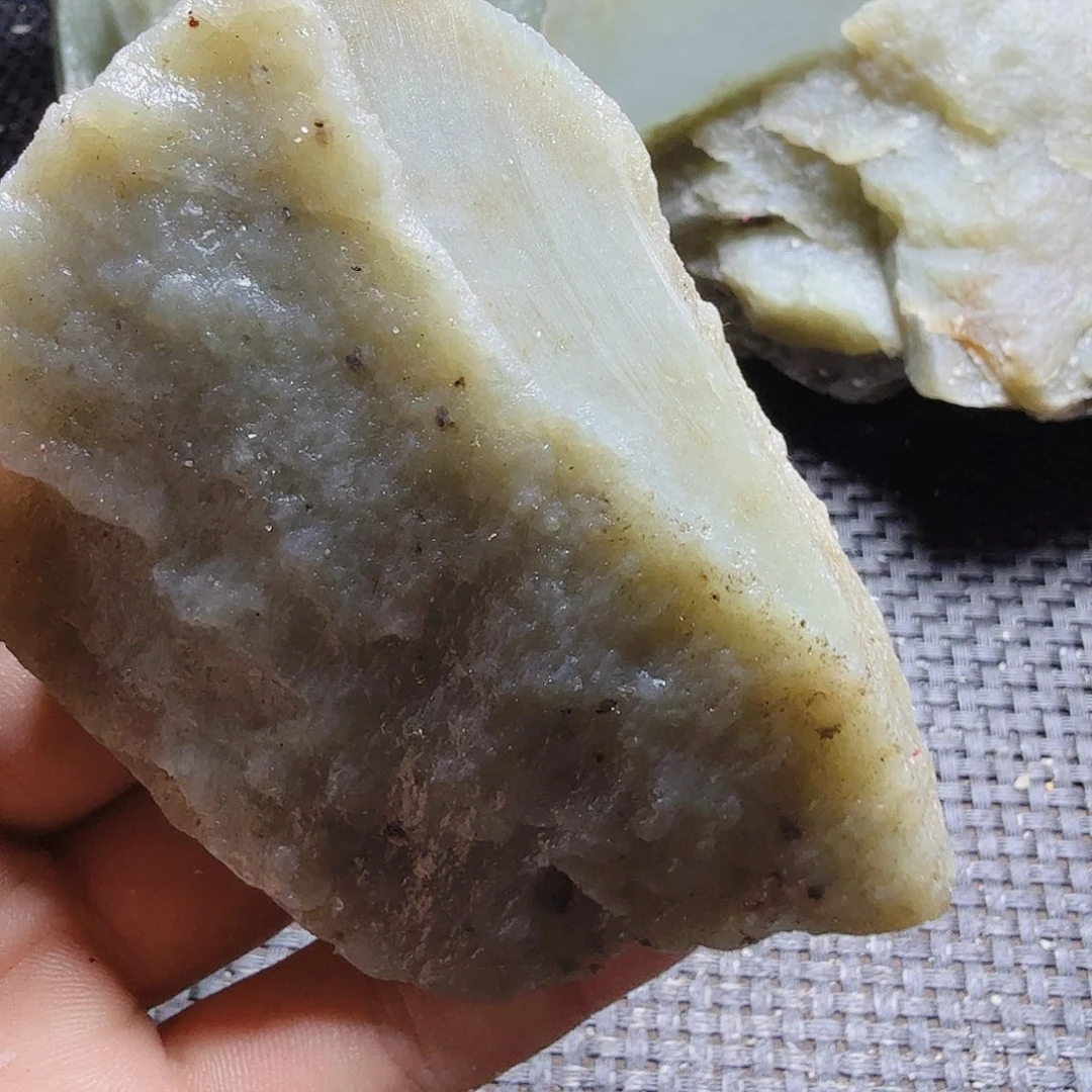 和田玉（糖玉）未镶嵌珠宝半成品