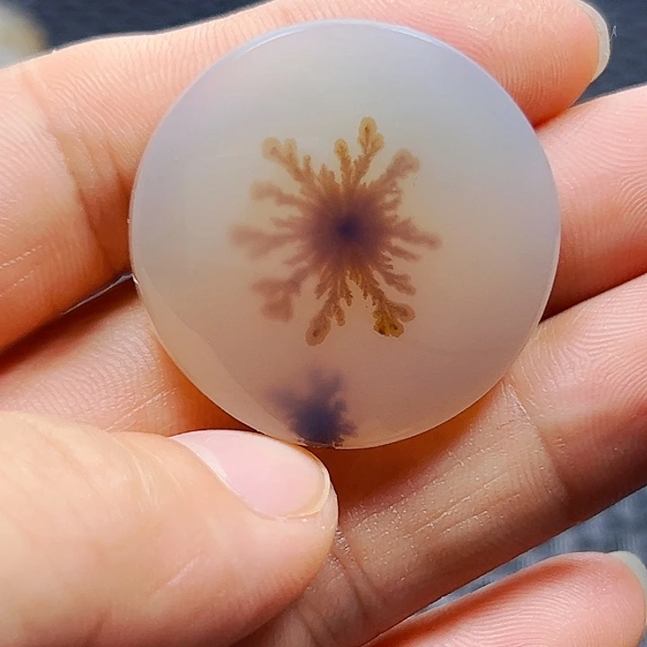 江***媒未镶嵌玛瑙/玉髓珠宝半成品