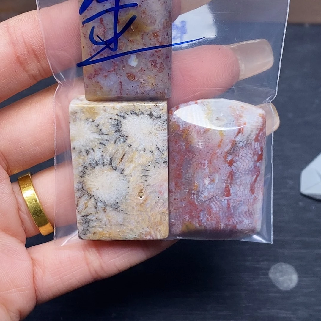 硅化玉颈饰合金金**影