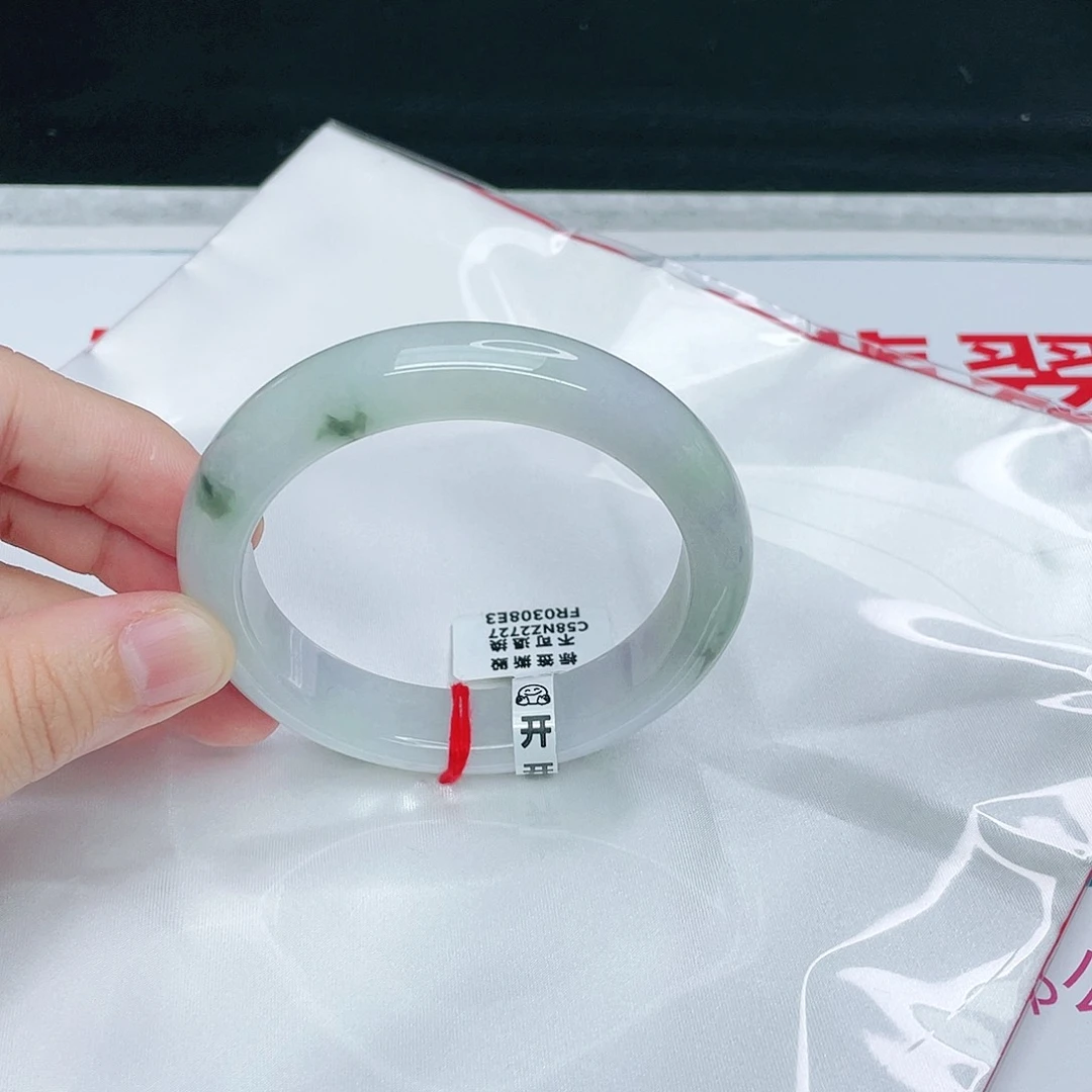 翡翠手镯未镶嵌正58