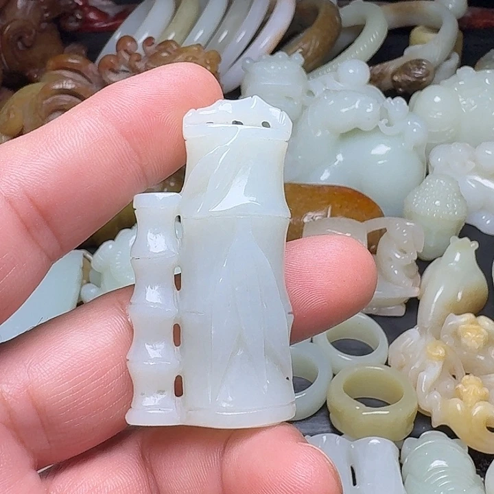 未镶嵌和田玉挂件