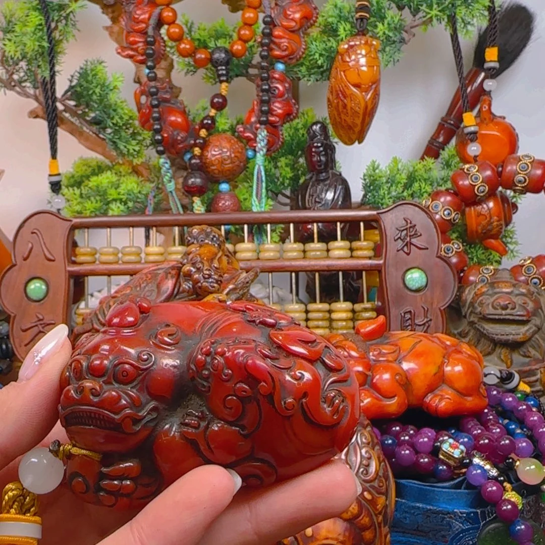 琥珀裸石未镶嵌貔貅