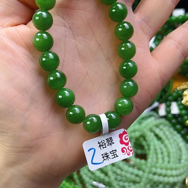 喵***～和田玉未镶嵌颈饰