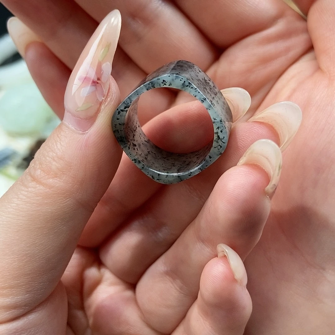 和田玉未镶嵌戒指