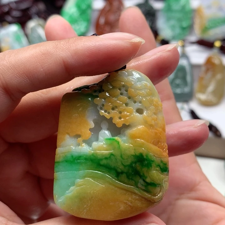 翡翠未镶嵌颈饰爱***过