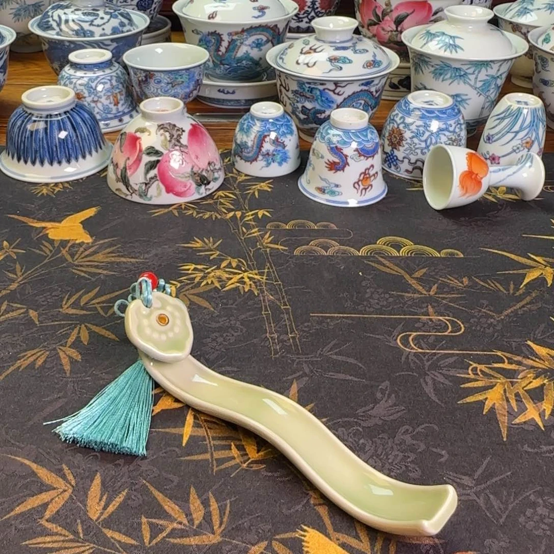 瓷片蔚**海梅子青香插一个