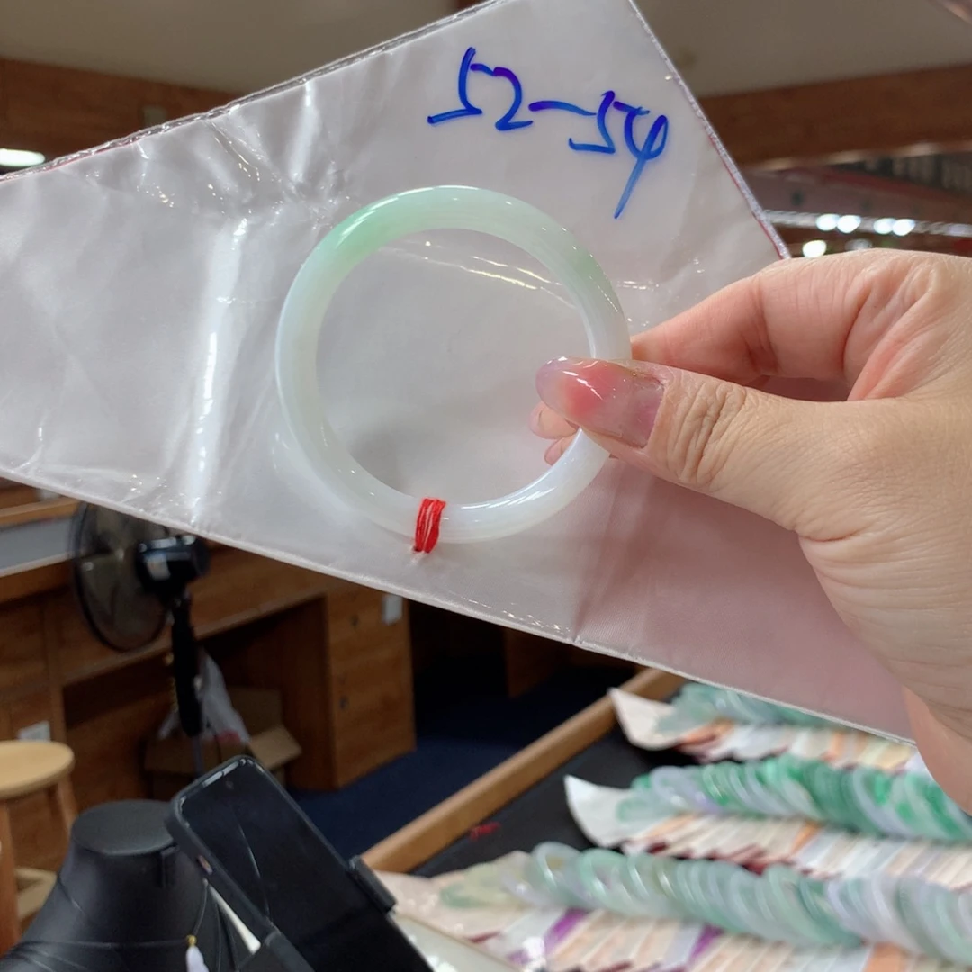 翡翠手镯未镶嵌48小时鉴赏