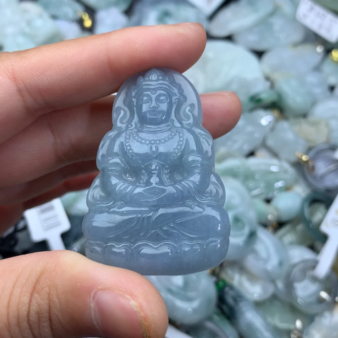 翡翠颈饰未镶嵌66666。