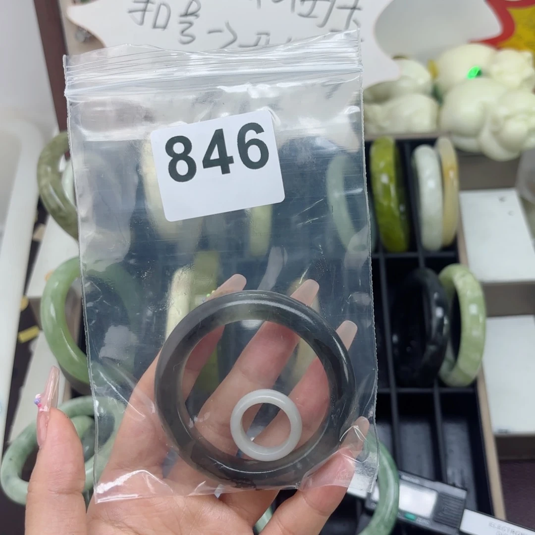 蛇纹石玉未镶嵌手镯氺*蓙